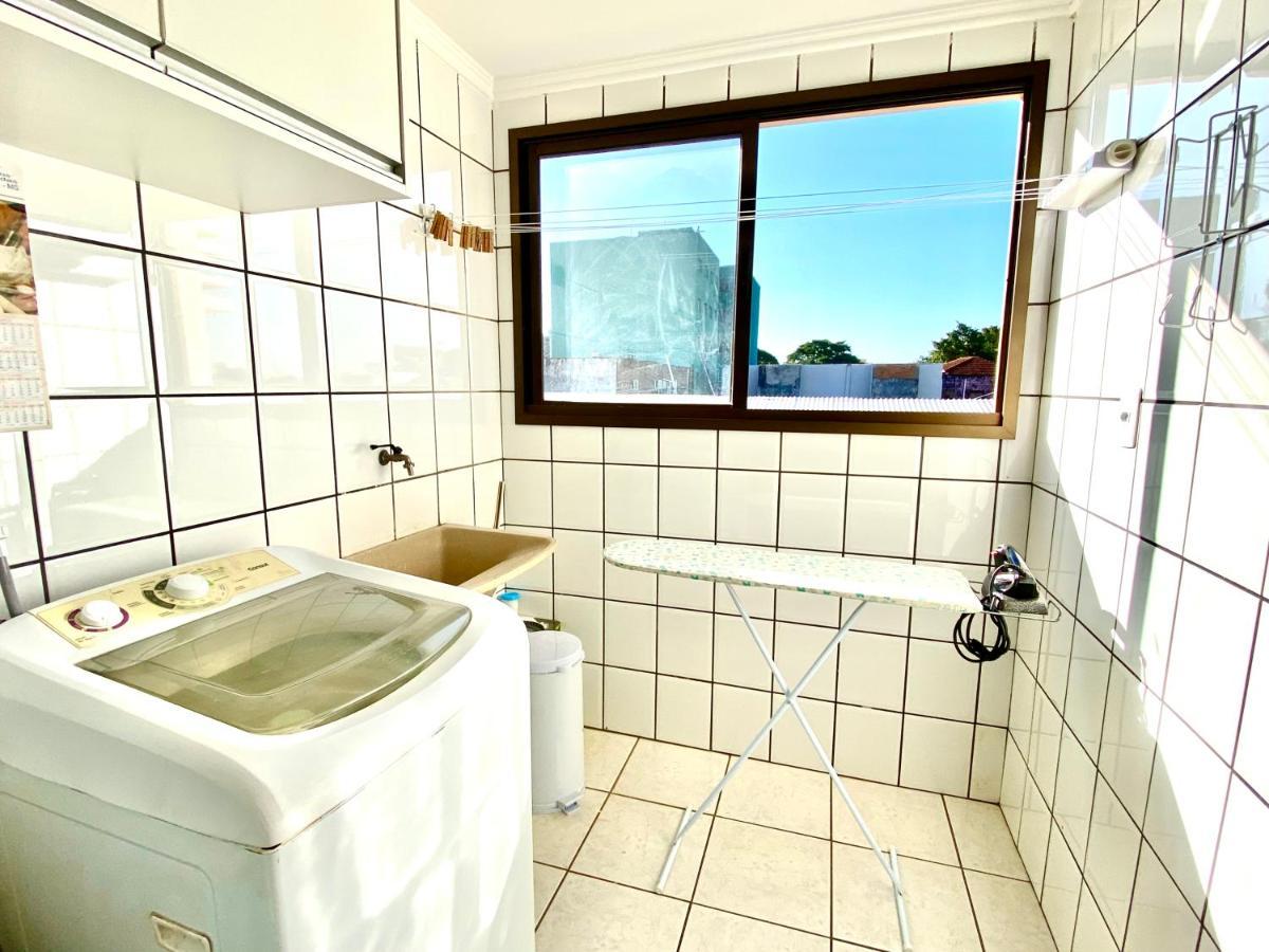 Apto No Centro Perto Do Shopping Com 2 Quartos De Casal Arcond Wifi Fibra Homeoffice E Garagem Em Dourados Extérieur photo