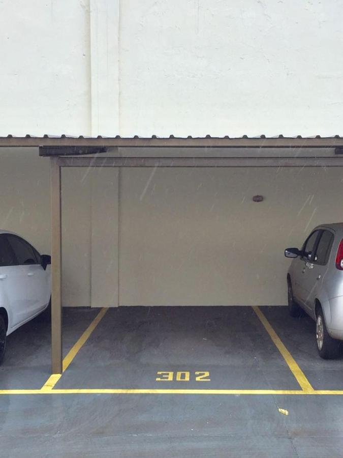 Apto No Centro Perto Do Shopping Com 2 Quartos De Casal Arcond Wifi Fibra Homeoffice E Garagem Em Dourados Extérieur photo