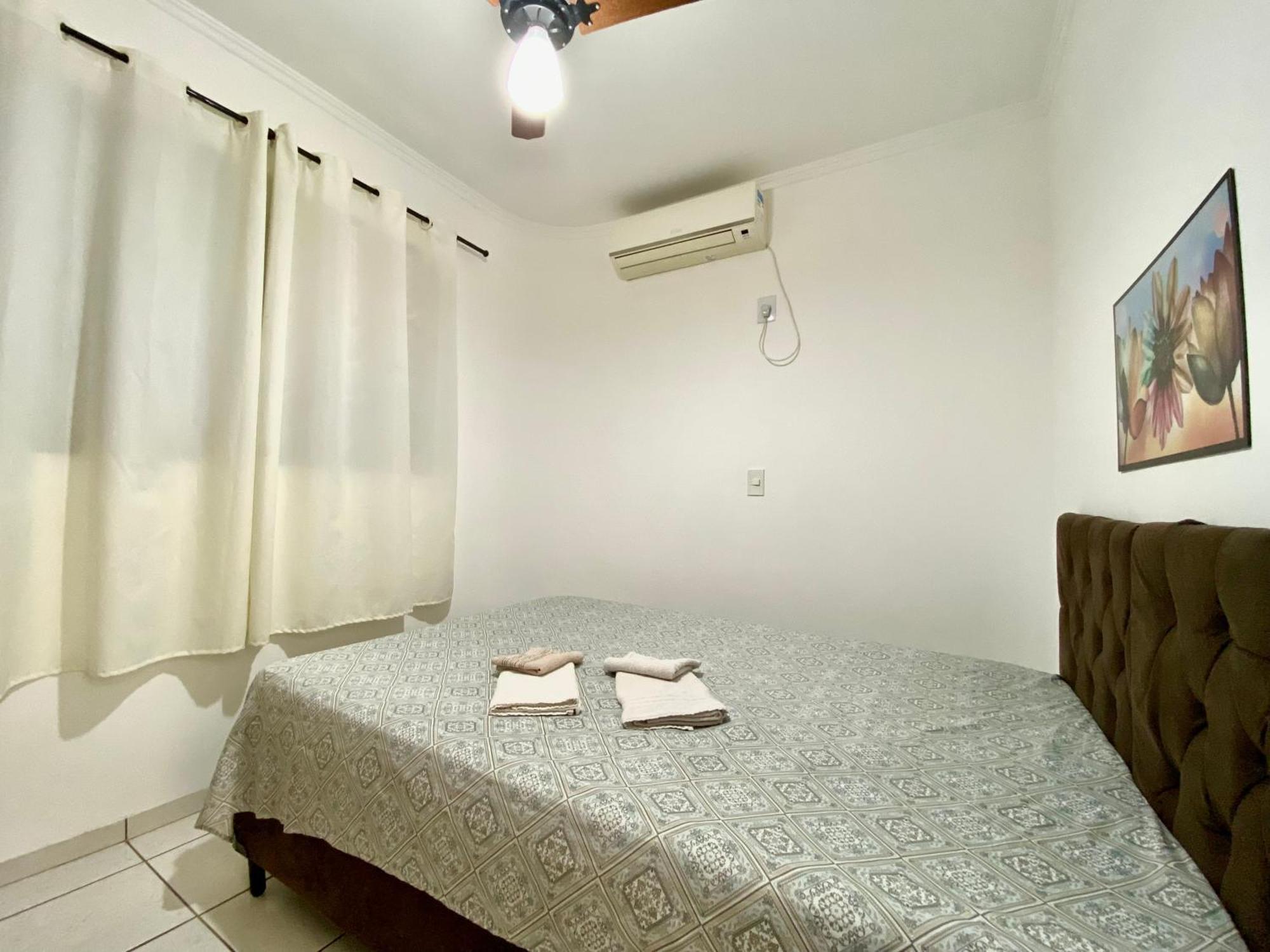 Apto No Centro Perto Do Shopping Com 2 Quartos De Casal Arcond Wifi Fibra Homeoffice E Garagem Em Dourados Extérieur photo